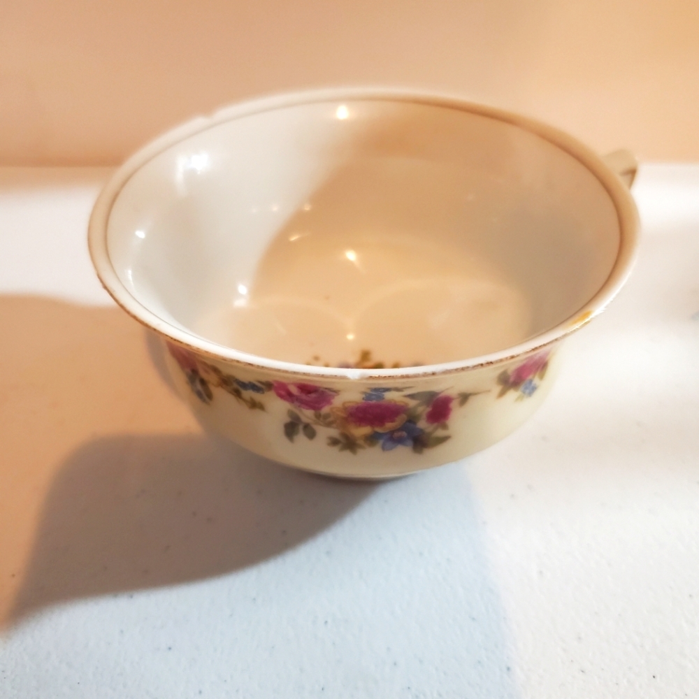 Gold Castle Made in Japan Tea Cup